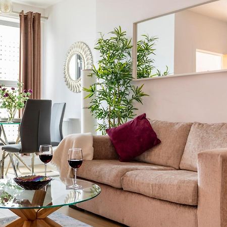 1 Bed Apartment - Redhill Central, Surrey, Gatwick #3 外观 照片