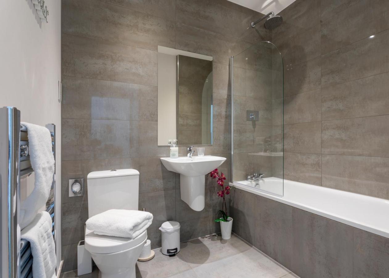 1 Bed Apartment - Redhill Central, Surrey, Gatwick #3 外观 照片