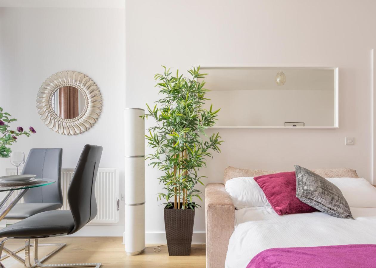 1 Bed Apartment - Redhill Central, Surrey, Gatwick #3 外观 照片